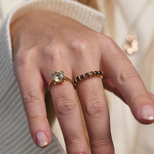 Gold ring with 7 quartz crystals: smokey Quartz, Citrine, Clear Quartz or Amethyst
