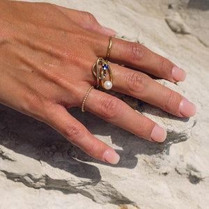 Knot Ring with Sapphire and Pearl